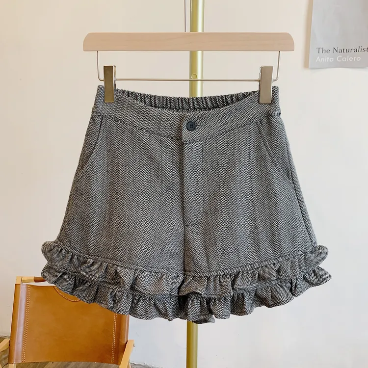 灰天鹅Y3298人字纹双层荷叶边半松紧腰短裤