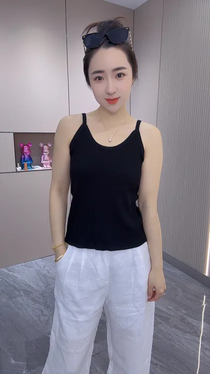 百搭显瘦冰丝吊带