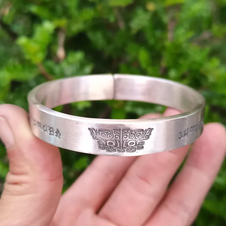 足银手镯 饕餮六字箴言手镯 饕餮银手镯 手工手镯六字箴言银手镯