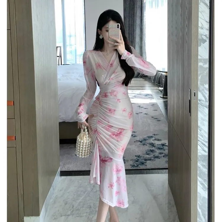 秋季法式温柔印花网纱连衣裙女气质V领绑带修身收腰包臀鱼尾长裙