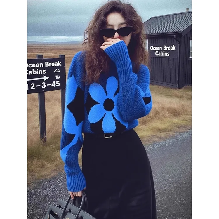 个性潮酷慵懒松弛休闲随性通勤风蓝色毛衣针织衫女2025冬花朵上衣