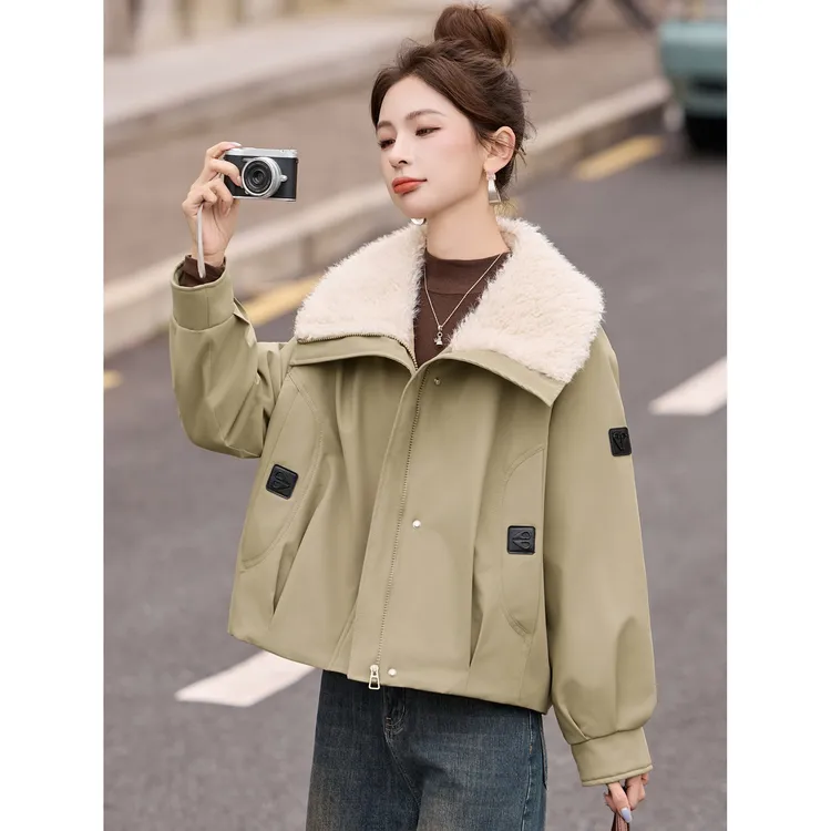 加绒加厚娃娃领短外套女2025秋冬新款时尚小个子防羊羔毛上衣夹克