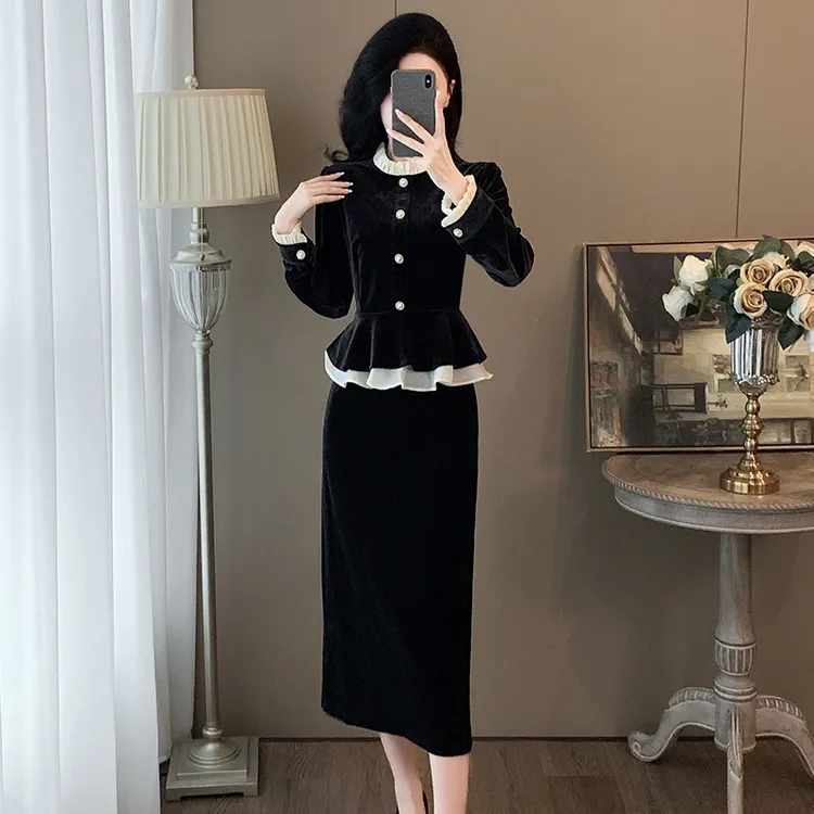 时尚套装裙女秋季2025新款小香风女装赫本半身裙高端金丝绒两件套