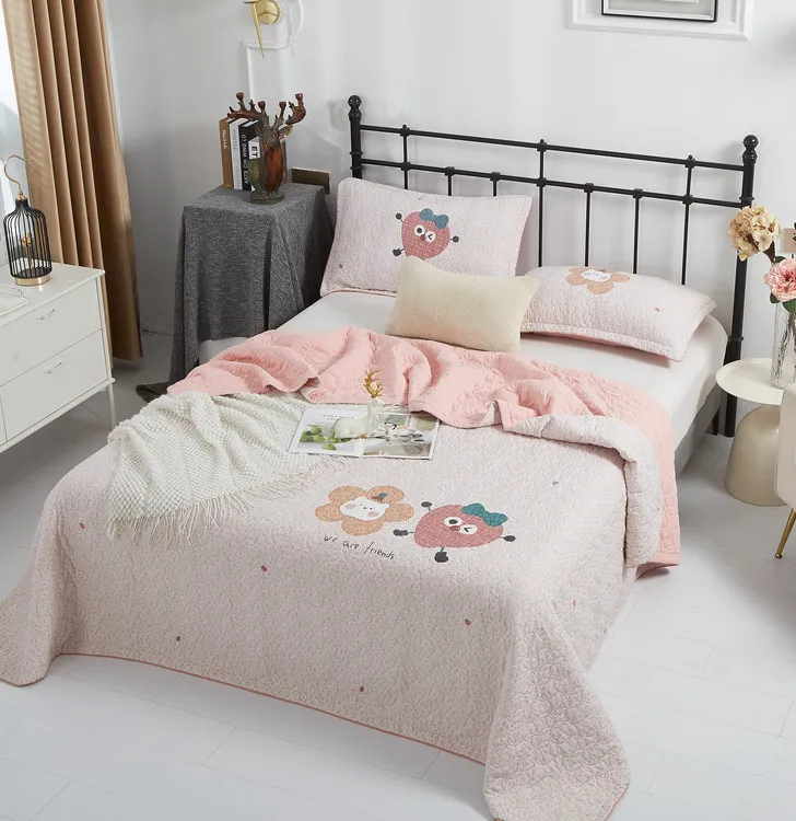 2025新款韩版卡通床盖三件套大版印花可机洗绗缝床盖夹棉