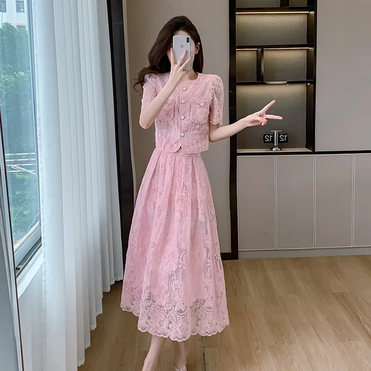 8648实拍夏季新款高级感名媛小香风钉珠水溶蕾丝高腰大摆两件套裙