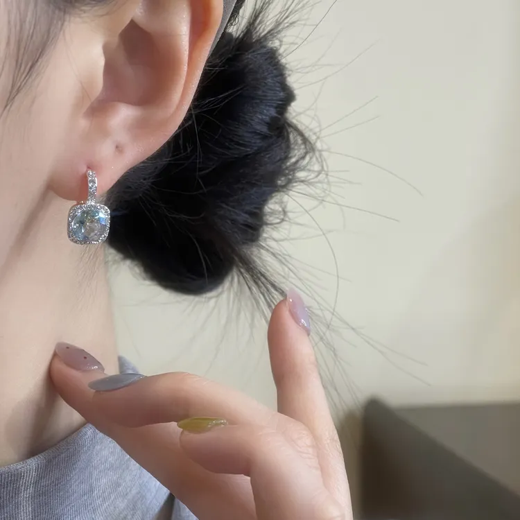  蓝色方糖耳扣简约高级感轻奢气质小众设计感耳饰A-206