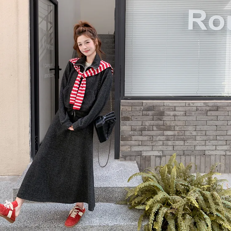 深灰色运动风条纹披肩卫衣套装女秋2025新款爆款休闲半身裙两件套