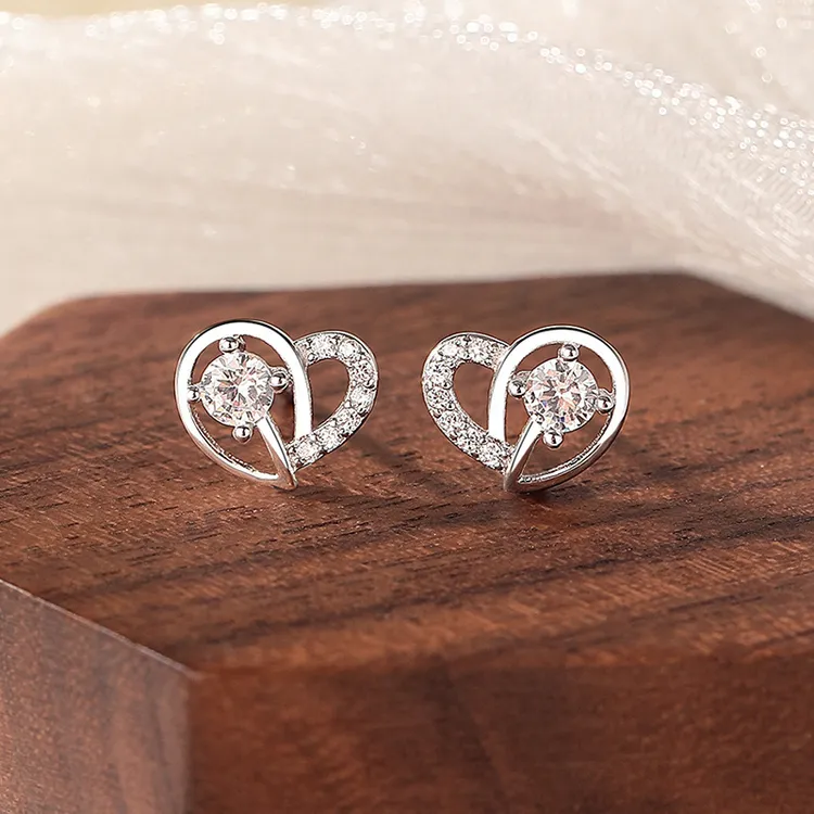 925银耳饰 新款线条爱心耳钉女简约高级感气质时尚新款耳饰饰品