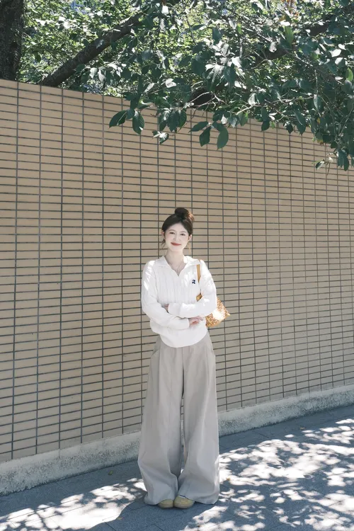 秋季新款小众炸街高级感女装韩系翻领刺绣麻花针织衫休闲阔腿裤