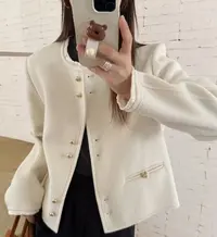 小香风毛呢修身型秋冬韩版气质保暖法式毛呢外套短款140