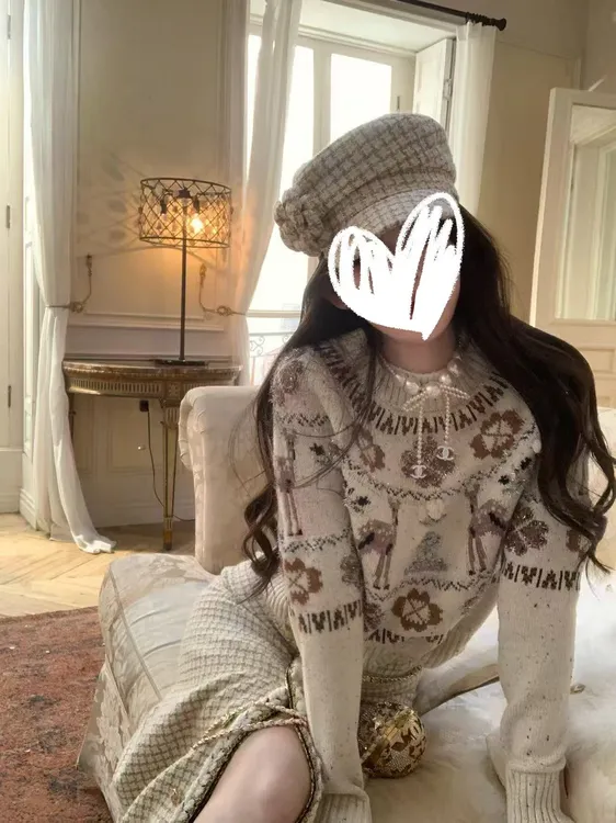 韩系重工毛衣小鹿钩花圆领套头针织衫女冬新款圣诞氛围感针织上衣