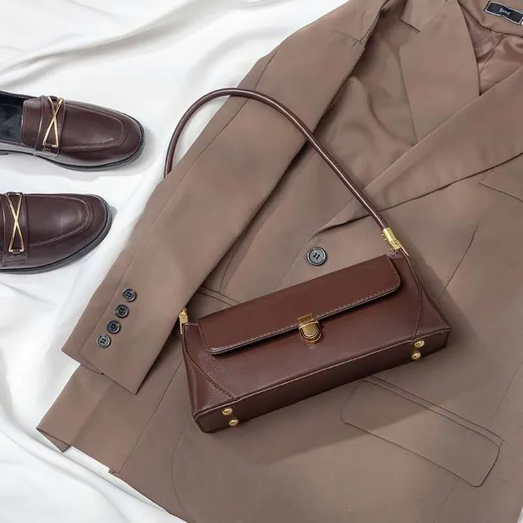 网红包包女新款时尚百搭腋下包大容量单肩手提包洋气法棍包小包