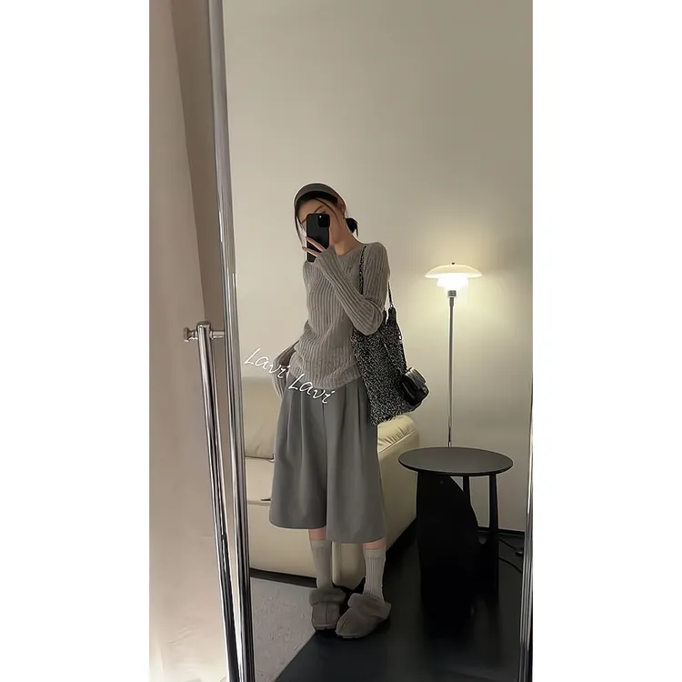灰色毛衣针织衫韩系宽松显瘦长袖上衣五分西装裤A字版休闲大短裤