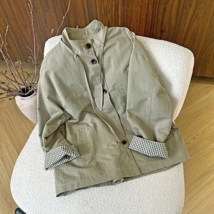 [曼哈顿]秋季立领设计袖口拼接格纹宽松中长款休闲通勤风衣外套