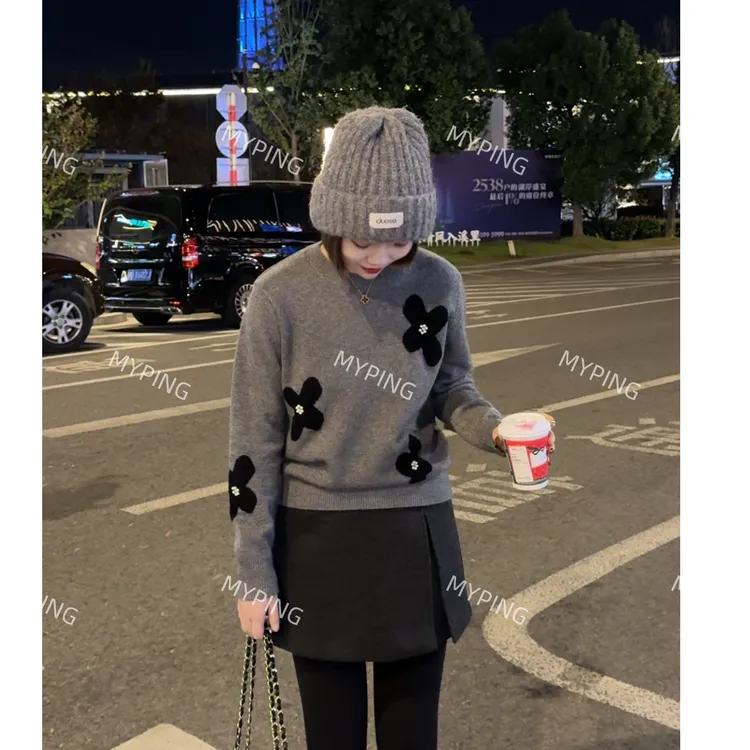 MY【串珠四叶花】冬季新款韩系复古圆领花朵重工串珠减龄针织衫上衣