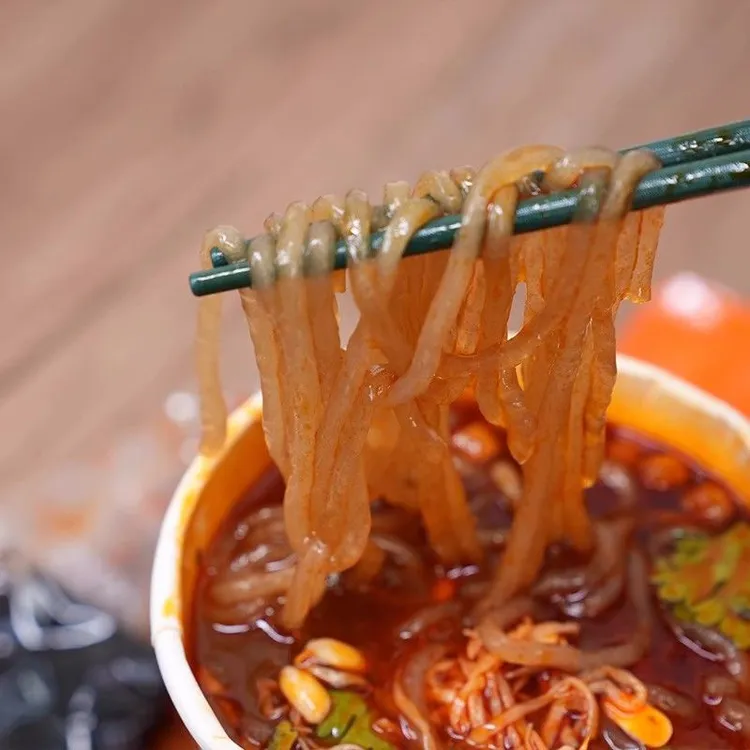 汪小菲麻六记酸辣粉非油炸湿粉桶装免煮粉丝冲泡即食