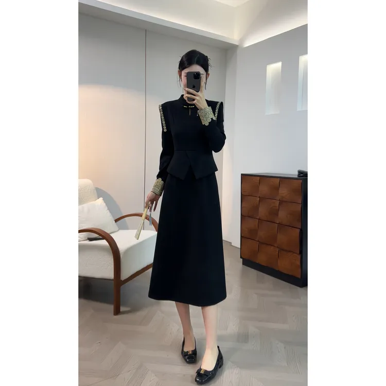 小小专属2025年冬季新款假两件设计蕾丝拼接新中式国风复古连衣裙C0105