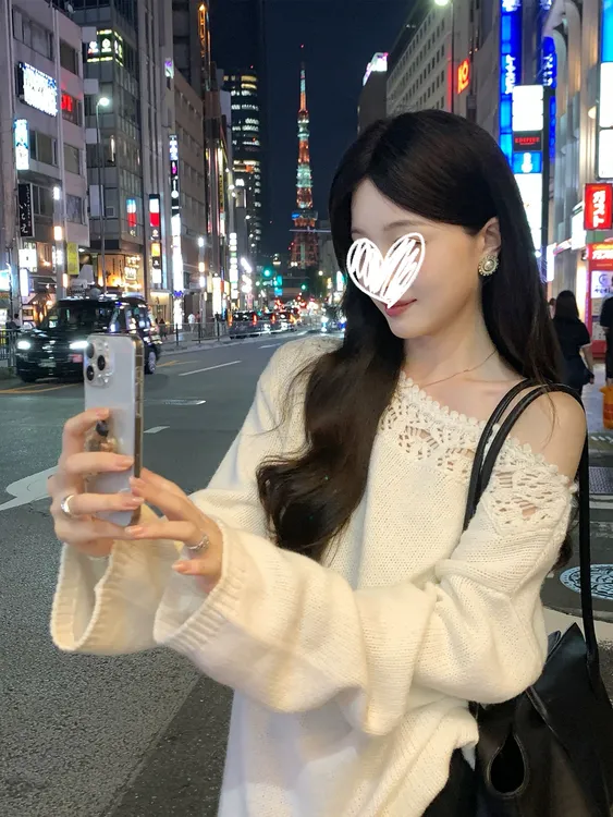 镂空花边一字领针织衫女秋长袖宽松慵懒上衣