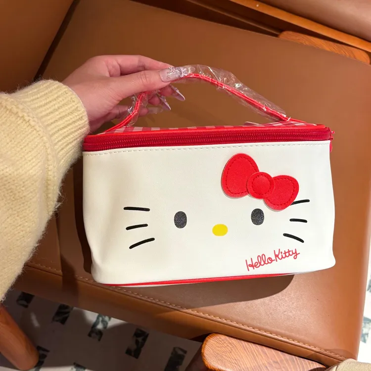 三丽鸥正版HelloKitty化妆包可爱卡通大容量高颜值旅行便携收纳包