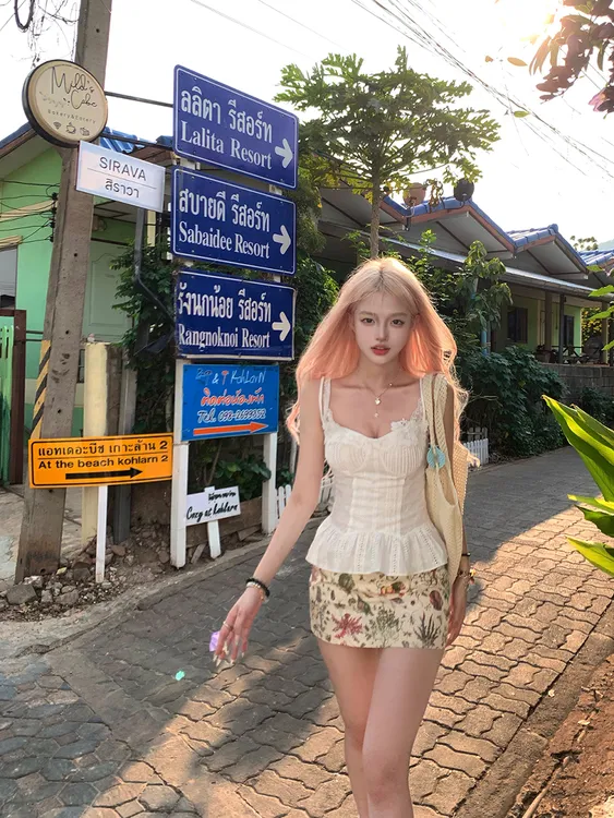 【仲夏夜花园】夏季新款法式度假低领纯欲花边背心配低腰碎花半身裙