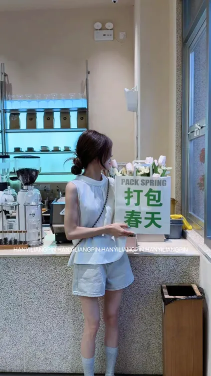 【蓝精灵】夏季时尚百搭无袖小衫