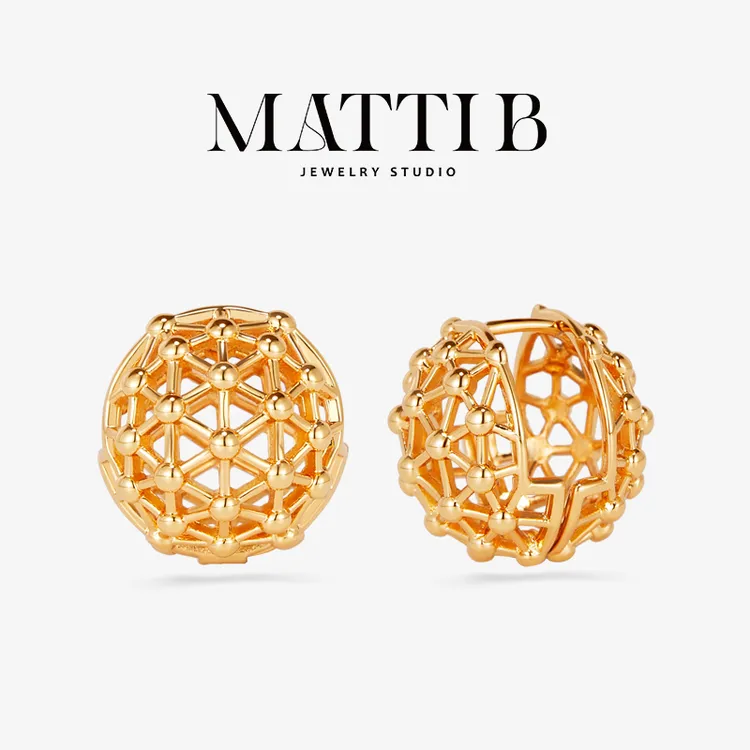 铜合金耳饰 小众独特镂空圆球耳扣小巧精致设计高级感耳环女1757 