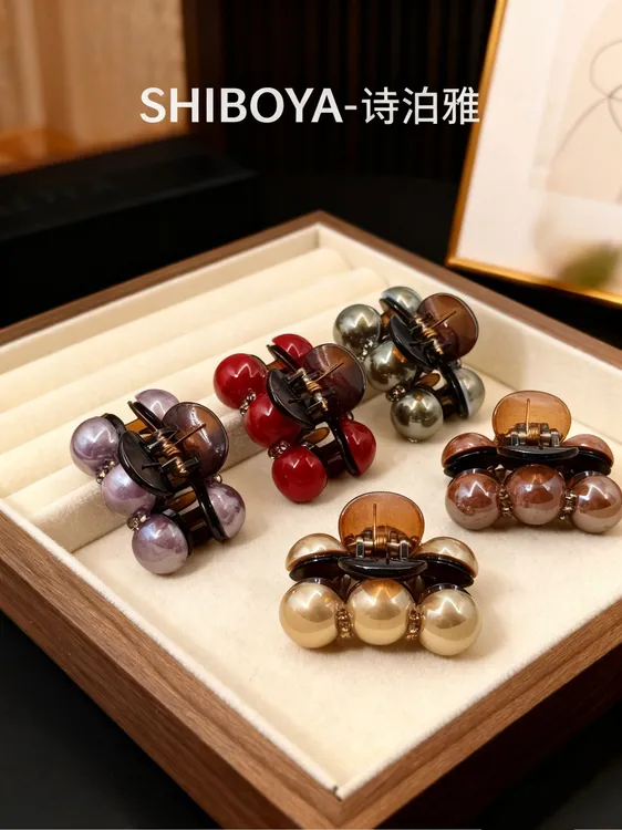 诗泊雅·鎏金珍珠臻萃艺术发饰系列