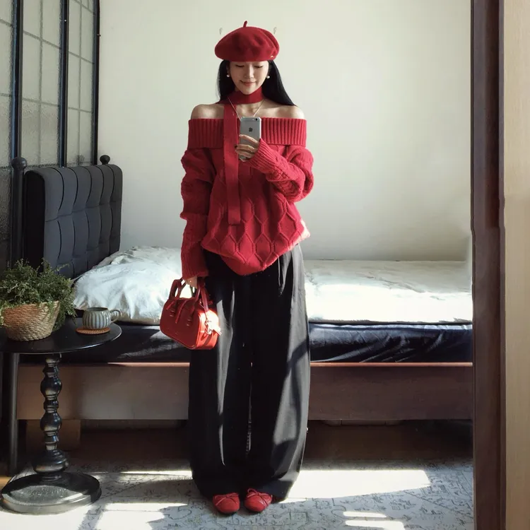 一字肩新年红色毛衣女春秋2025新款超好看加厚针织衫深秋初冬穿搭