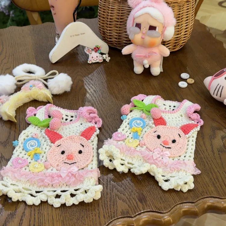 小新宠物原创秋冬新款手工钩针毛衣小猪皮杰短款背心上衣粉嫩可爱