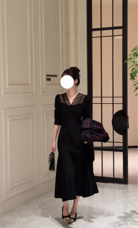 秋季新款法式优雅气质高级感内搭长裙高端轻奢时尚黑色长袖连衣裙