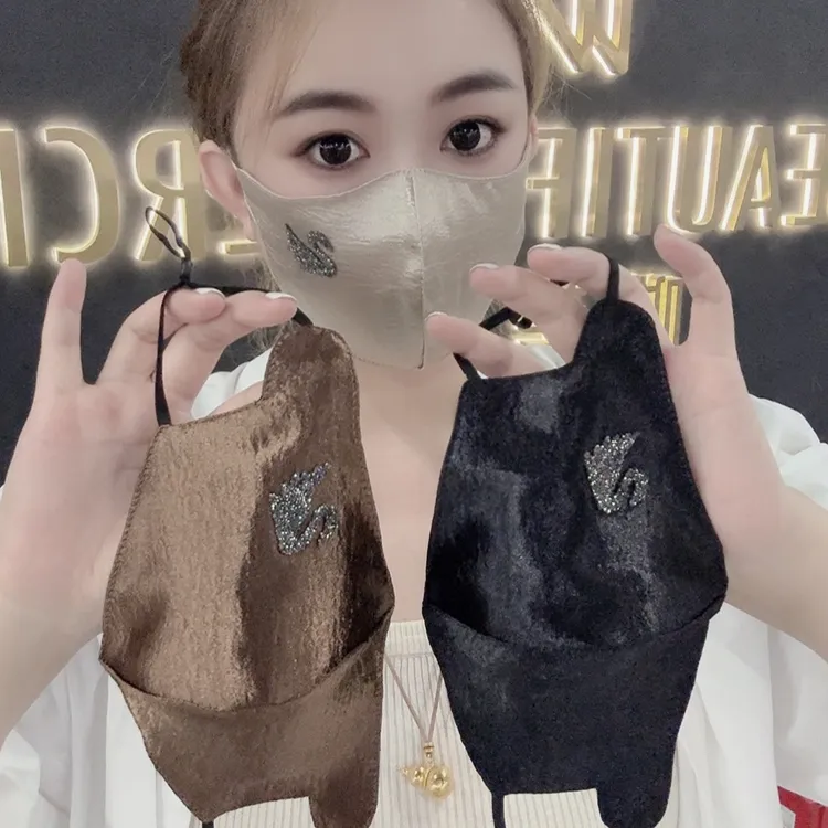 珠光流沙纹理感烫钻天鹅定制早秋口罩