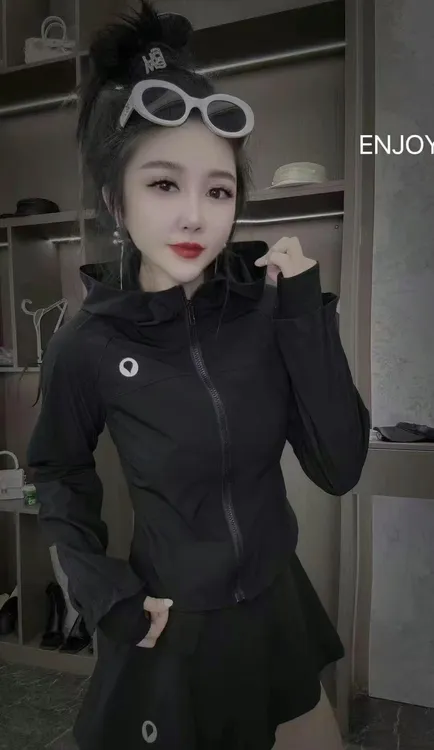 2025夏季新款防晒显瘦气质减龄连帽外套百褶裙两件套