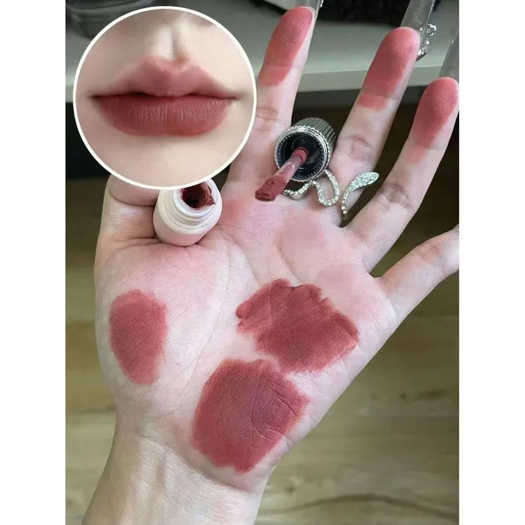 太太太显白了！低饱和复古红 哑光雾面唇釉不易掉色氛围感唇泥口红