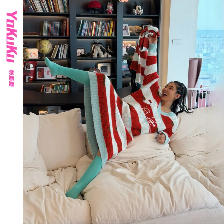 哟酷酷（KT过圣诞）独立设计秋冬kt刺绣围巾一体慵懒针织连衣裙