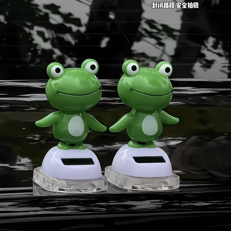 【摇头晃脑青蛙】车载摆件创意太阳能汽车尾部后备箱装饰摇头小公仔
