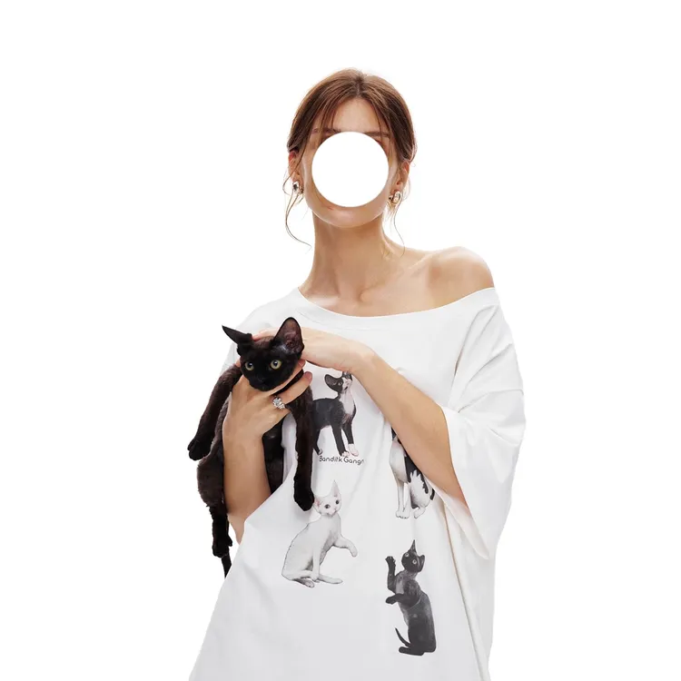 卡通印花德文猫咪短袖T恤女夏季新款斜肩型露肩宽松显瘦休闲上衣