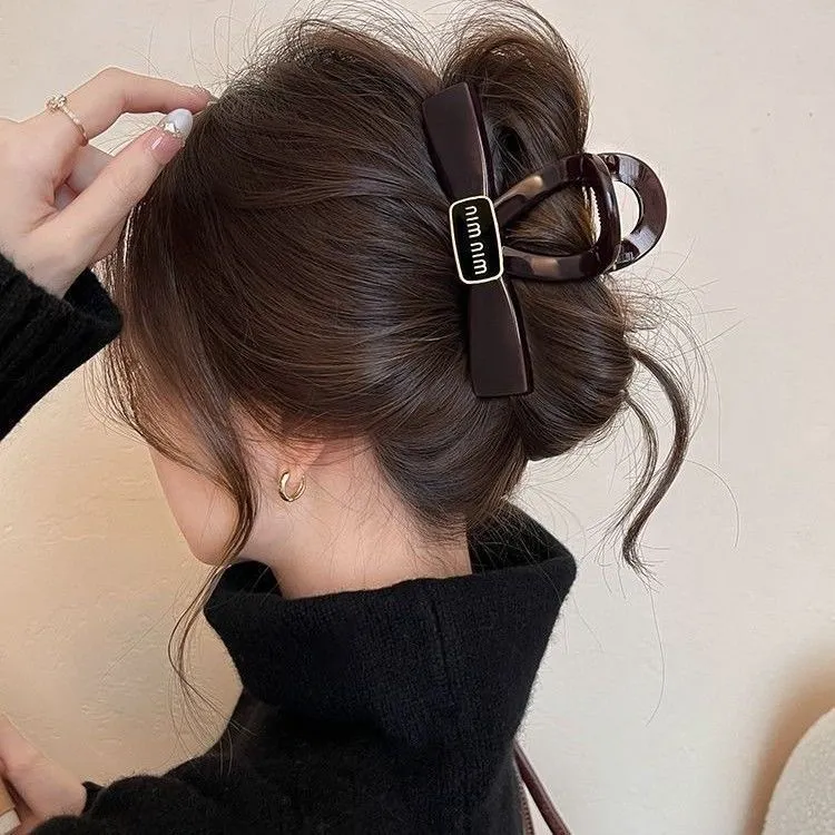 字母标蝴蝶结抓夹冬季气质发夹女后脑勺盘发鲨鱼夹高级感夹子发饰