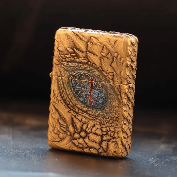 四不像平头打火机六面雕刻龙眼龙鳞正面龙眼大漆封釉填充朱砂收藏