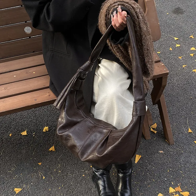 韩系ins复古软皮褶皱饺子包慵懒风休闲百搭牛角单肩斜挎 大容量包