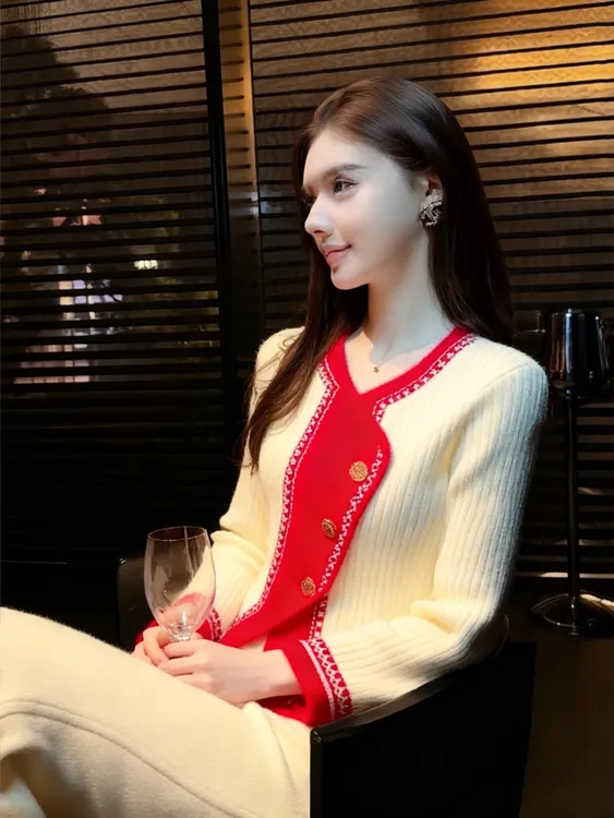 高级感慵懒松弛感休闲时尚百搭简约宽松撞色上衣女2025冬毛衣开衫