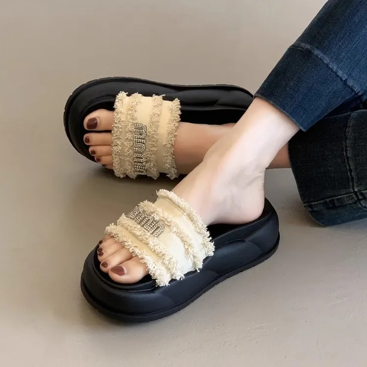 小香风厚底凉拖鞋女夏外穿2025新款松糕配裙子女士防滑沙滩一字拖