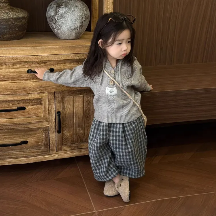 现货】壹妈韩版童装女童秋装套装洋气儿童灰色针织连帽外套格子裤