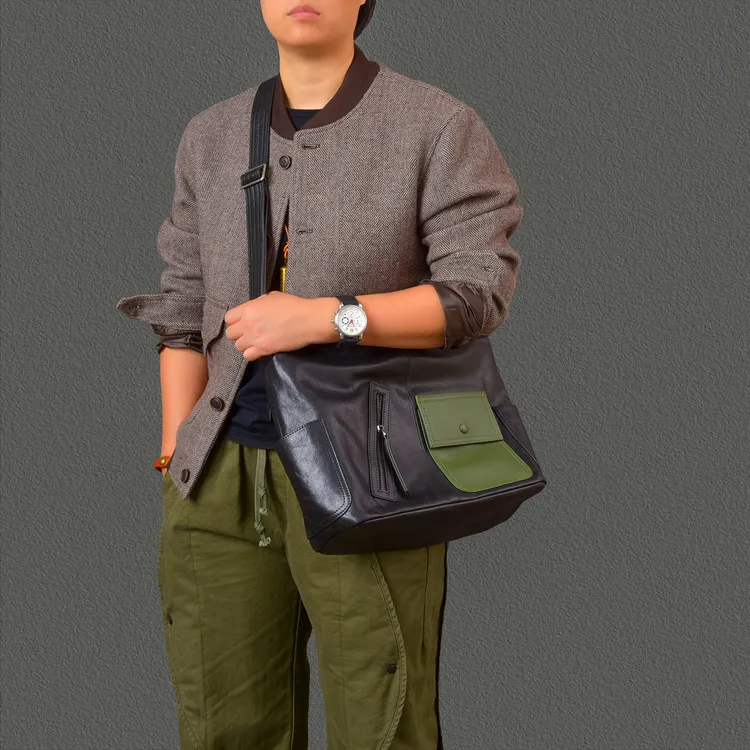二十四街复古植鞣牛皮潮流撞色男生斜挎包休闲百搭通勤真皮单肩包