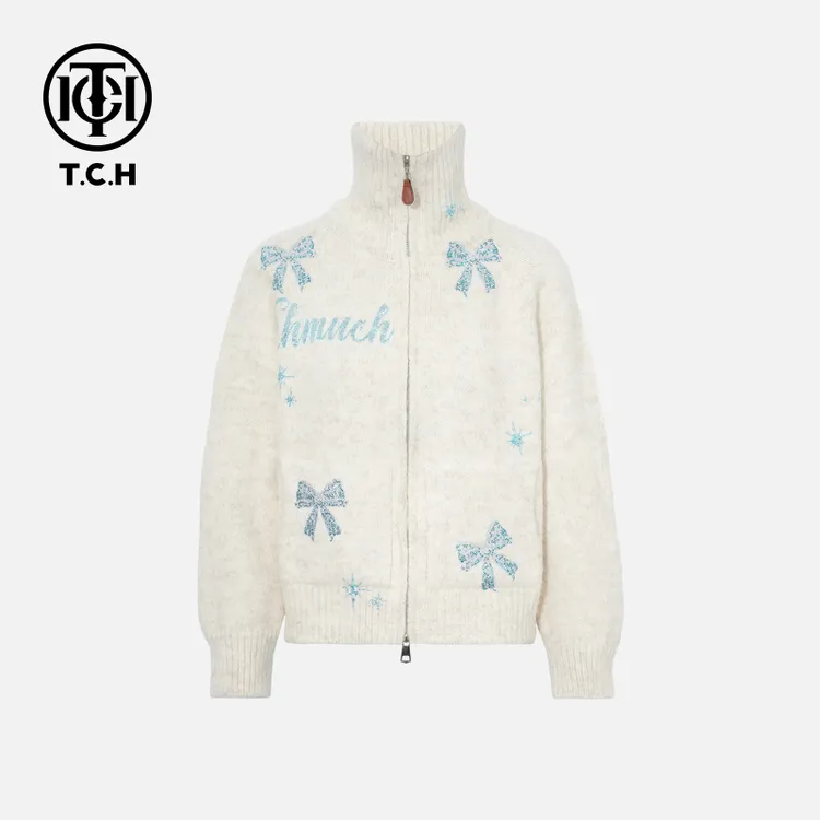 TCH私服冬款氛围感烫钻时尚淑女长袖高领米色外套女T75D27E1033