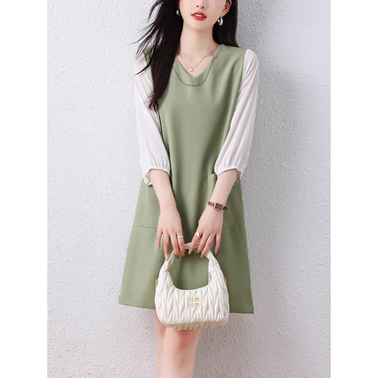 法式高级感小香风连衣裙2025秋季新款休闲复古V领设计假两件A字裙