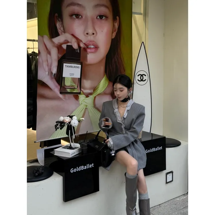 高级感设计木耳边拼接西装外套女2025秋冬老钱风时尚显瘦短西服