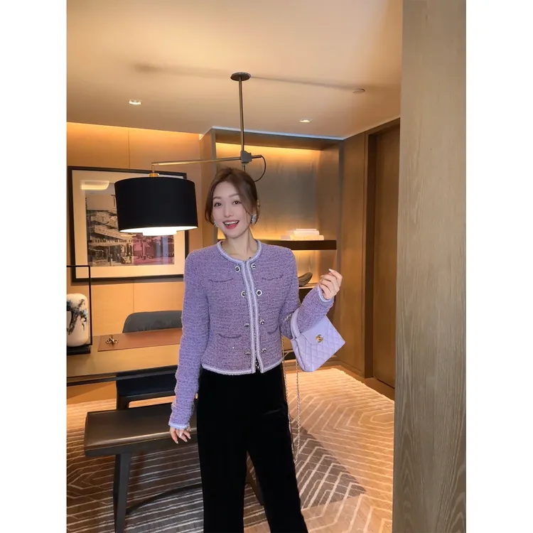 W·HAHA【蒂娜千金】精致小香风短款编织紫色外套61196