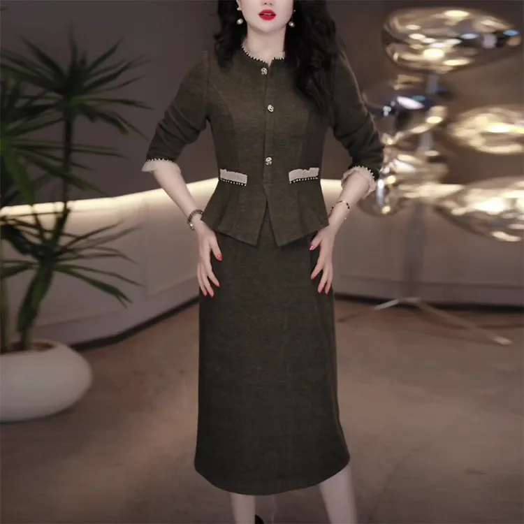 冬季时尚洋气气质减龄保暖加厚加绒百搭显瘦修身遮肚子打底连衣裙