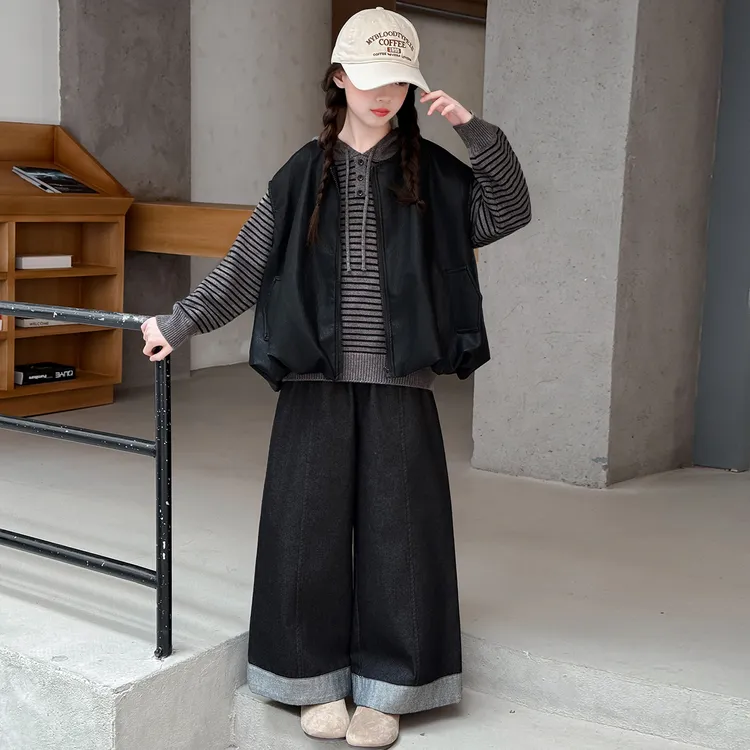女童春秋套装2025新款超好看洋气大童条纹毛衣皮马甲阔腿裤三件套