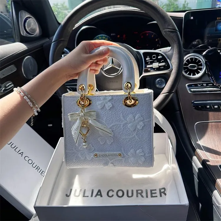 香港正品2026女包花朵刺绣感戴妃包包女2025新款单肩斜挎小方包